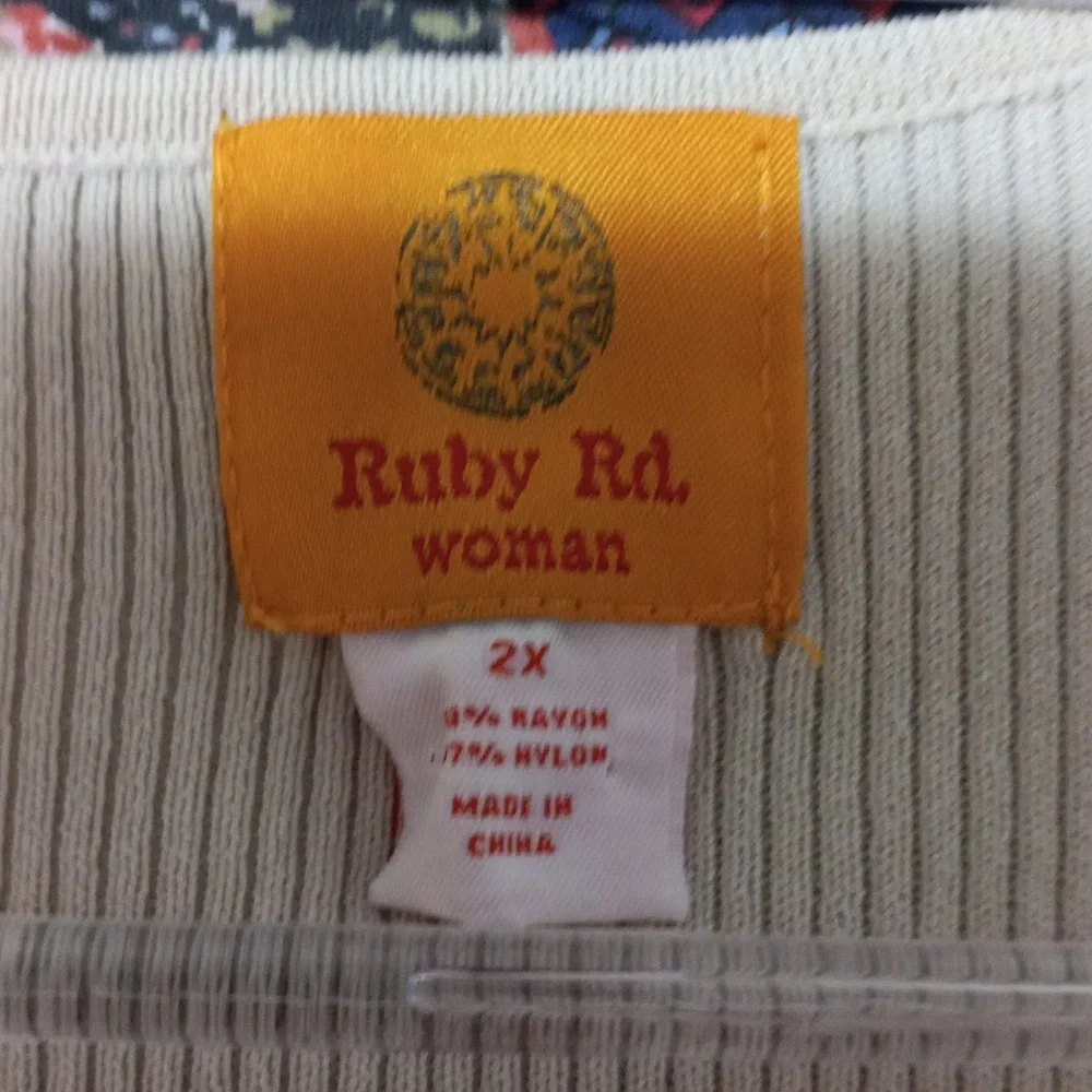 Ruby Rd. Embellished Tan Top Size 2X - Picture 4 of 5